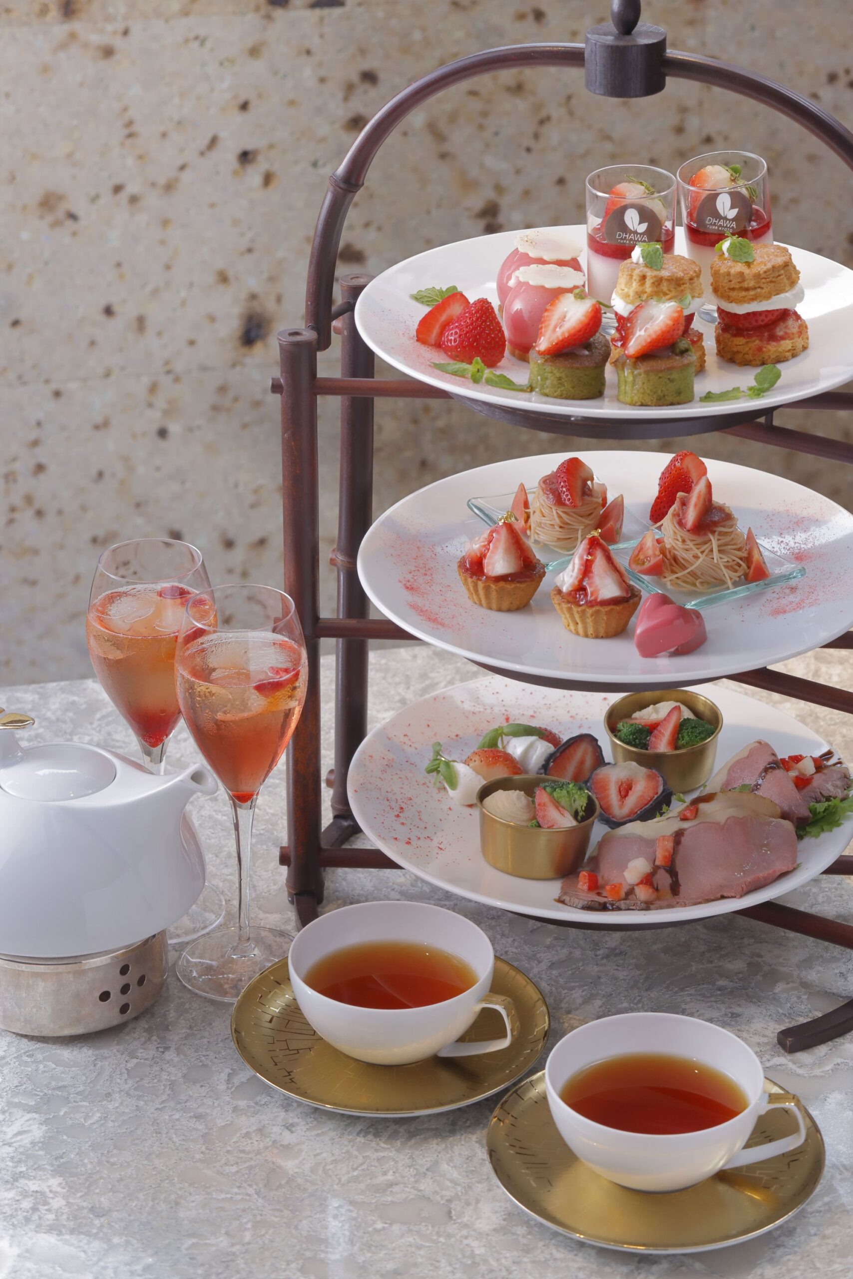 Kyoto-strawberry AT5 Long.jpg